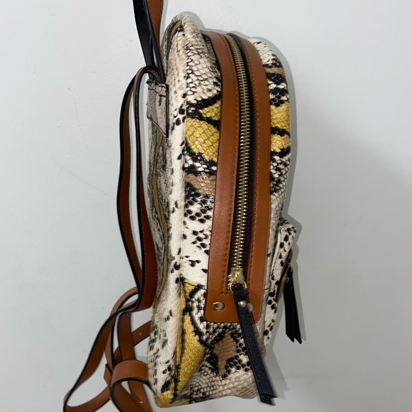 Snake Skin Backpack 🎒 - Picture 5 of 6